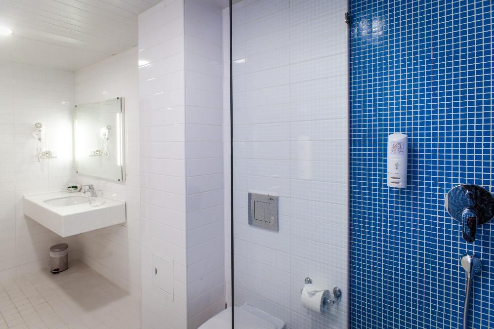 BEST WESTERN PLUS CENTRE HOTEL - 22