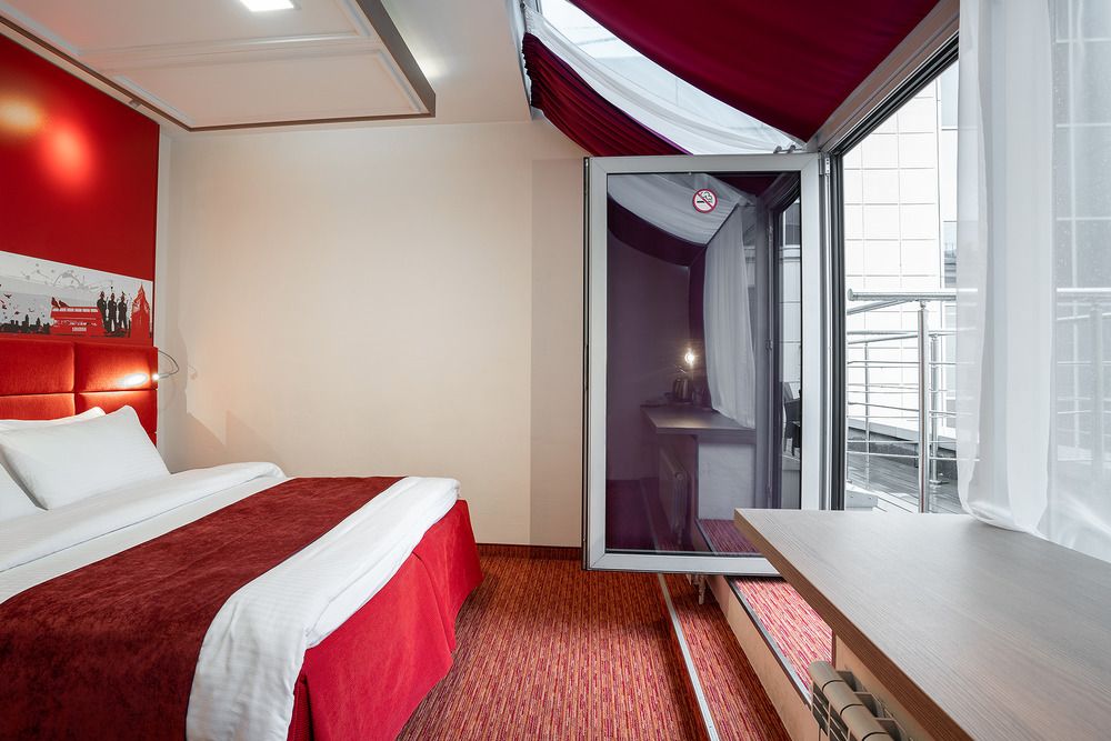 RED STARS HOTEL - 59