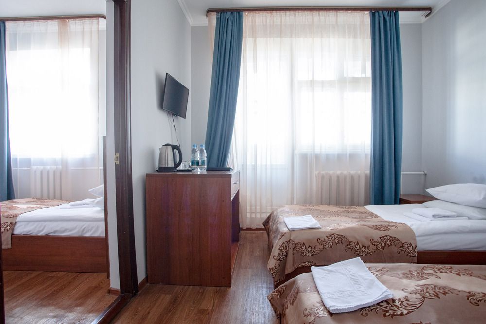 АЗАЛИЯ (ул. Московская), отель - 51