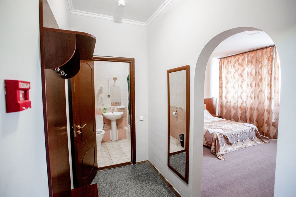 АЗАЛИЯ (ул. Московская), отель - 42