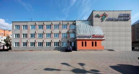 RYAN JOHNSON, отель - 1