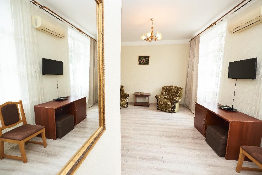 ЦЕНТРОСОЮЗ-ЕССЕНТУКИ, санаторий (размещение с 2 лет, лечение с 4 лет) - 140