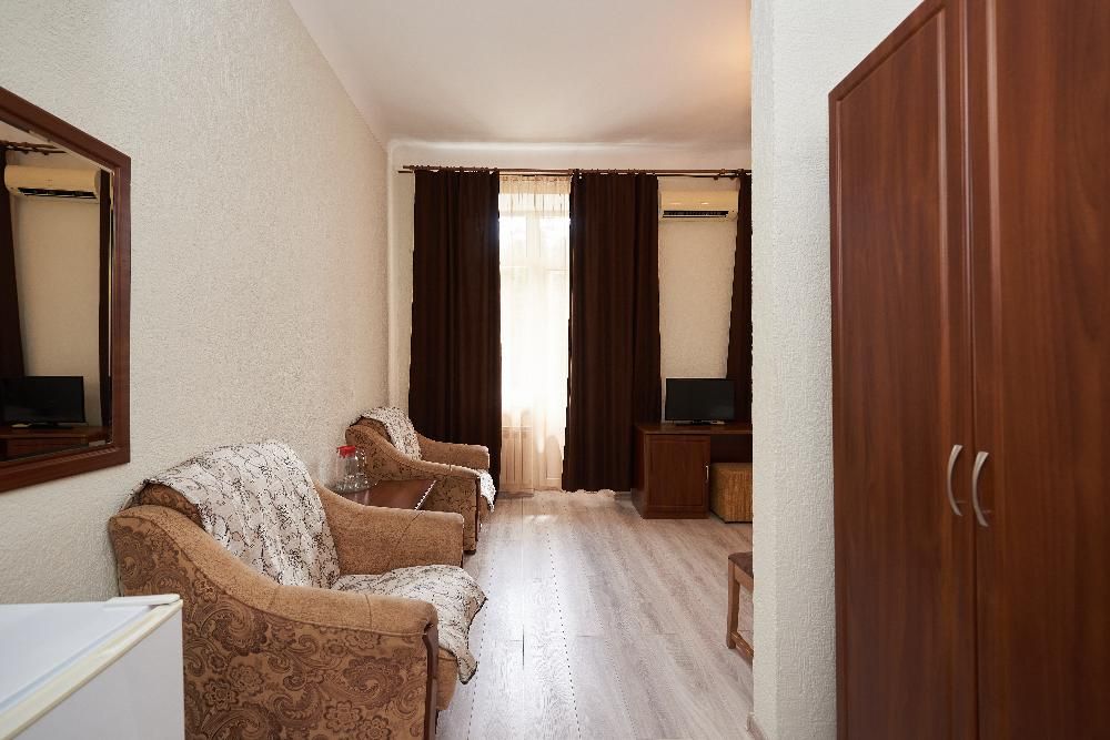 ЦЕНТРОСОЮЗ-ЕССЕНТУКИ, санаторий (размещение с 2 лет, лечение с 4 лет) - 121