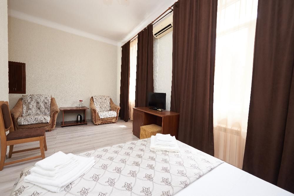 ЦЕНТРОСОЮЗ-ЕССЕНТУКИ, санаторий (размещение с 2 лет, лечение с 4 лет) - 120