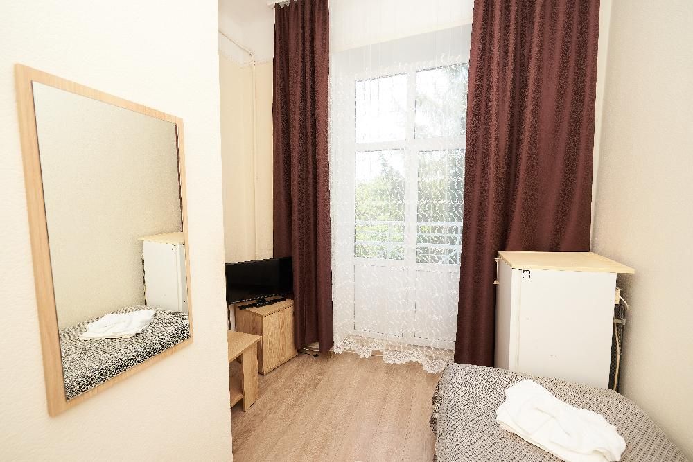 ЦЕНТРОСОЮЗ-ЕССЕНТУКИ, санаторий (размещение с 2 лет, лечение с 4 лет) - 99