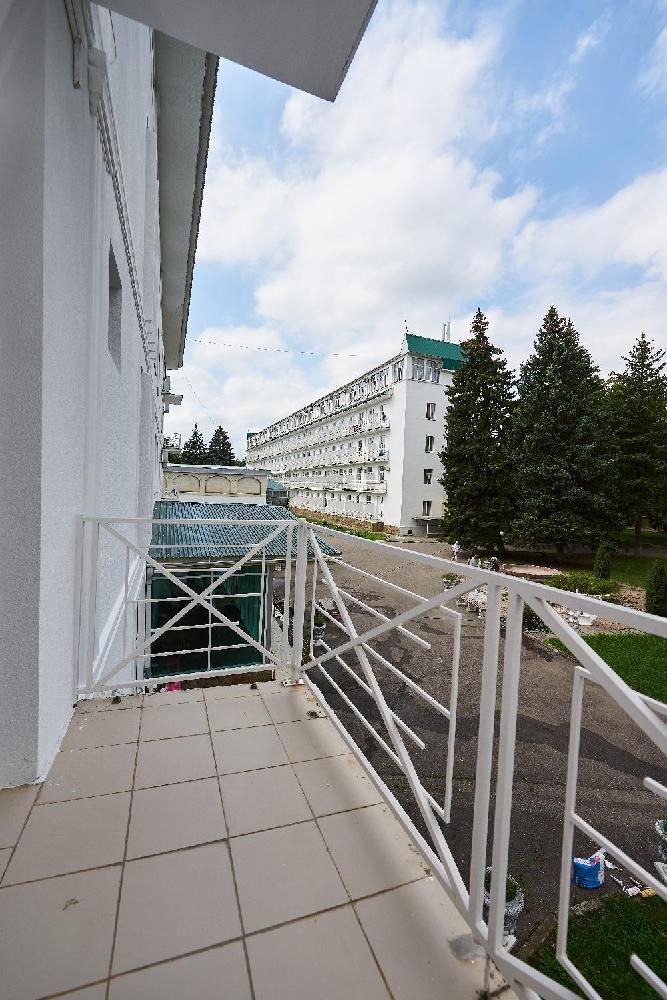 ЦЕНТРОСОЮЗ-ЕССЕНТУКИ, санаторий (размещение с 2 лет, лечение с 4 лет) - 96