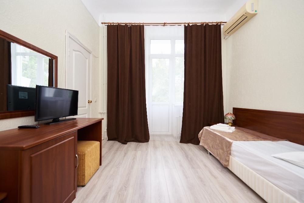 ЦЕНТРОСОЮЗ-ЕССЕНТУКИ, санаторий (размещение с 2 лет, лечение с 4 лет) - 93