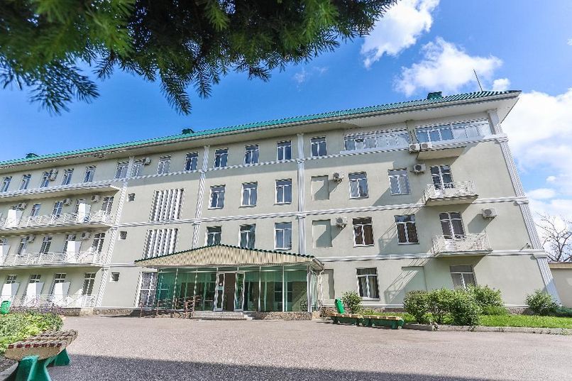 ЦЕНТРОСОЮЗ-ЕССЕНТУКИ, санаторий (размещение с 2 лет, лечение с 4 лет) - 1