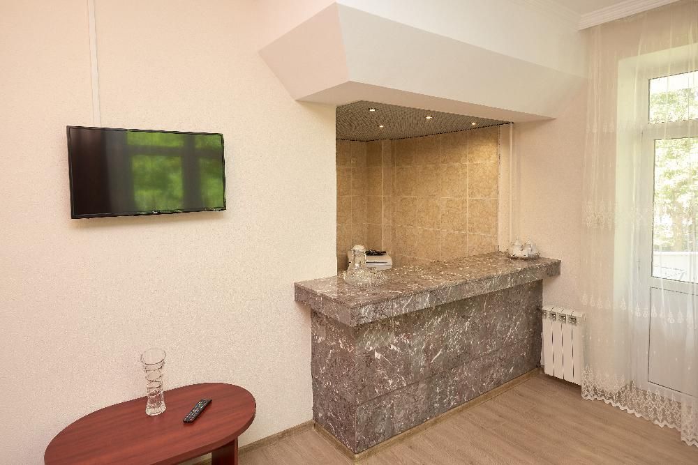 ЦЕНТРОСОЮЗ-ЕССЕНТУКИ, санаторий (размещение с 2 лет, лечение с 4 лет) - 163