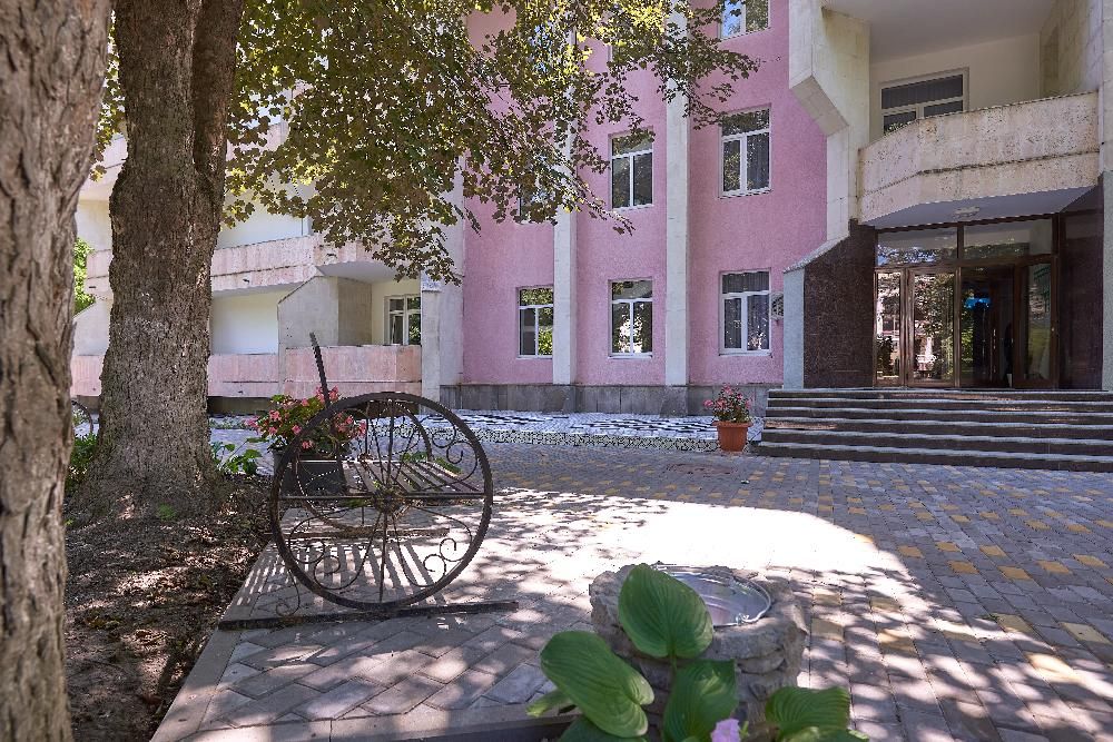 ЦЕНТРОСОЮЗ-ЕССЕНТУКИ, санаторий (размещение с 2 лет, лечение с 4 лет) - 11