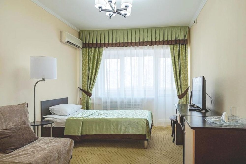 ЮЖНАЯ, гостиница - 9