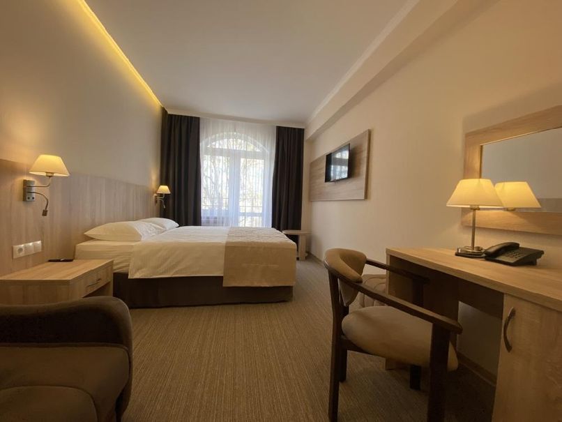 БУГАРЬ, парк-отель - 5