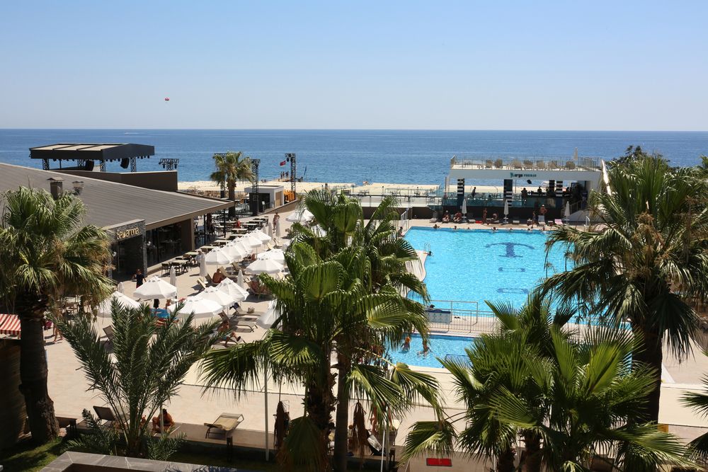 Sailors Beach Club - 32