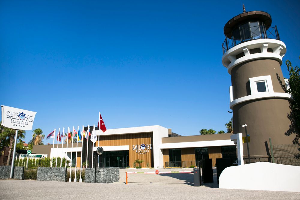 Sailors Beach Club - 10