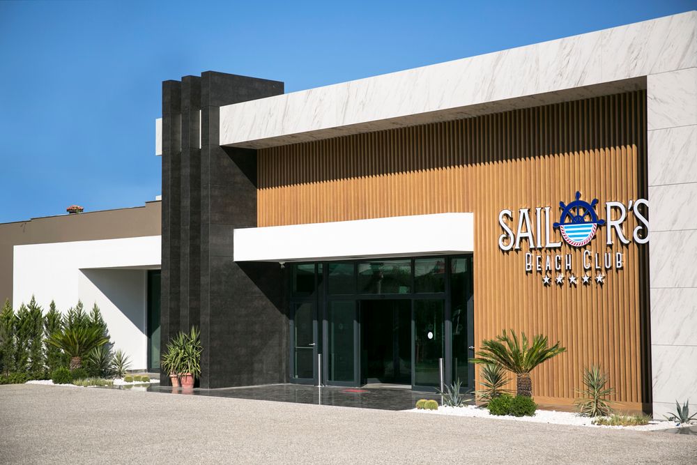 Sailors Beach Club - 9