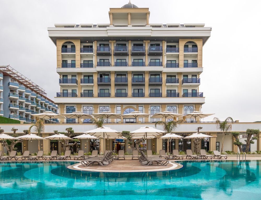 Serenity Queen Hotel - 1