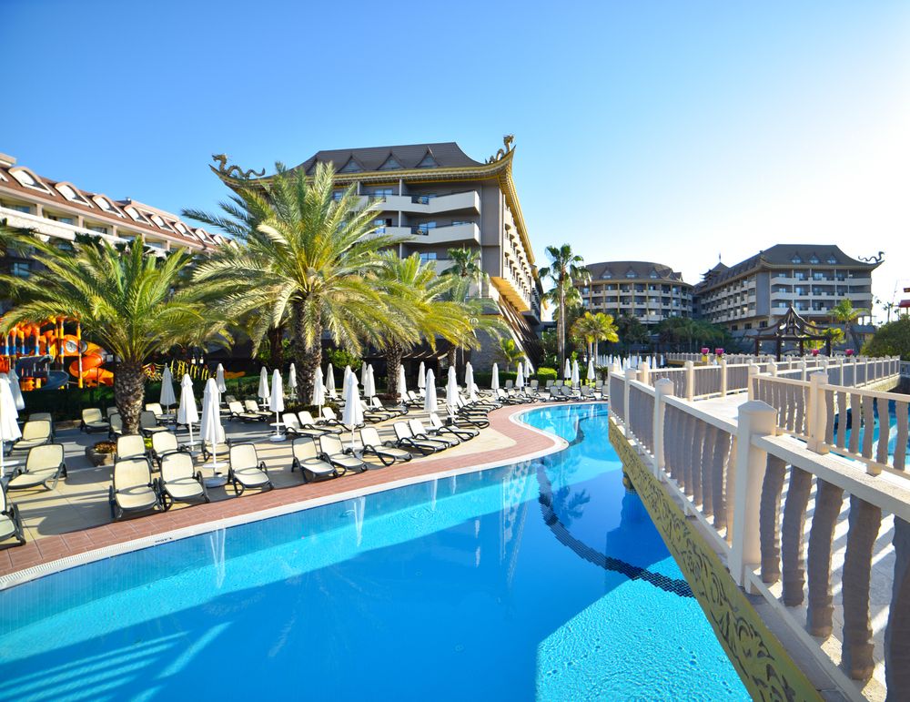 Royal Dragon Hotel - 13