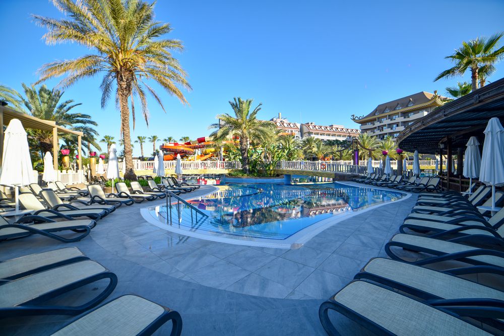 Royal Dragon Hotel - 12