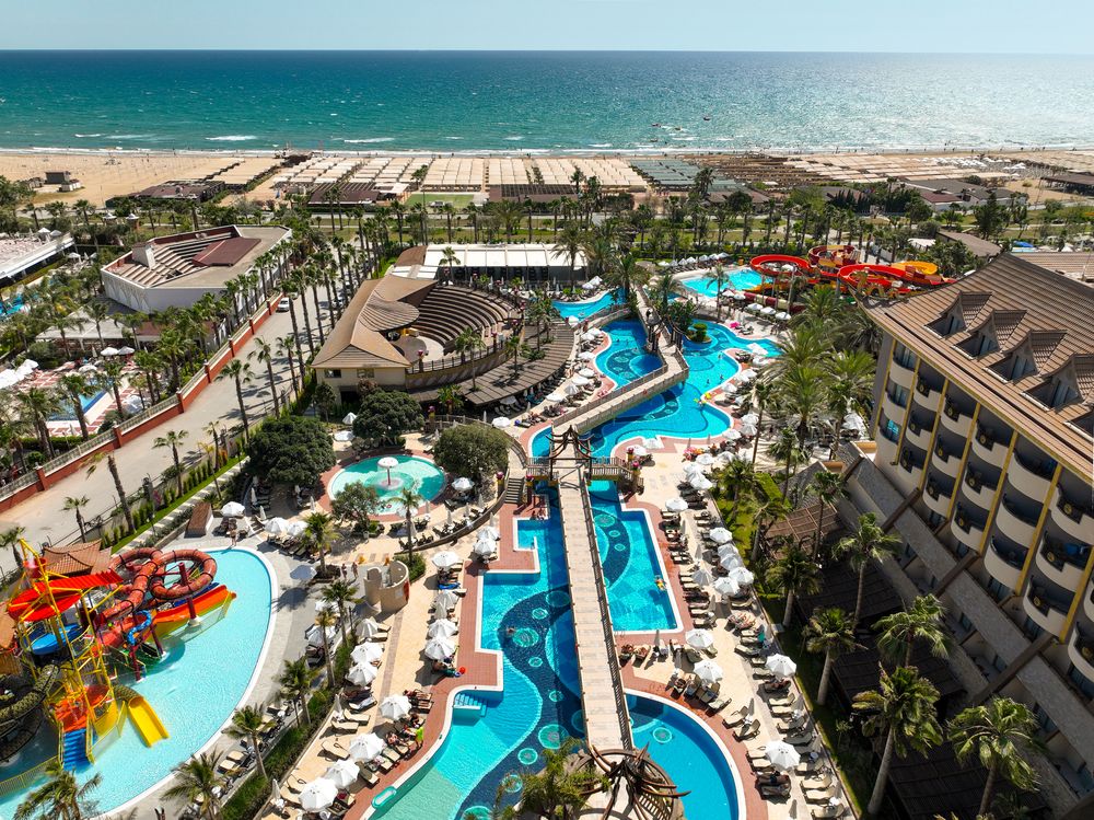 Royal Dragon Hotel - 9