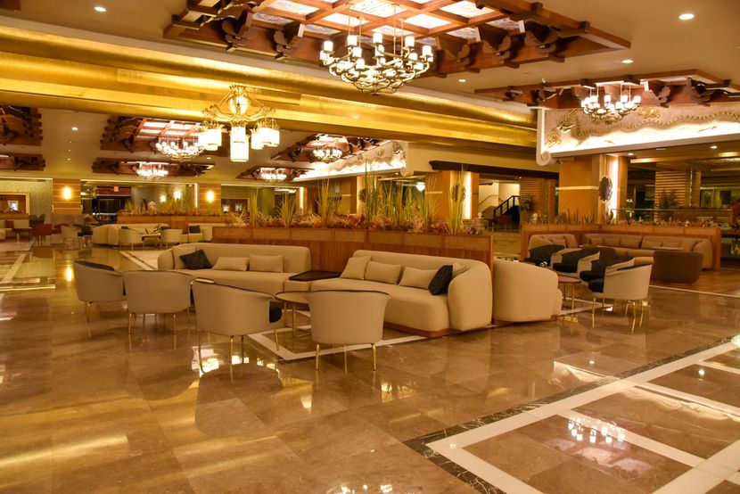 Royal Dragon Hotel - 5
