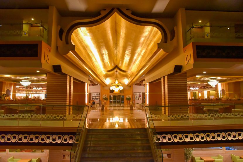 Royal Dragon Hotel - 4