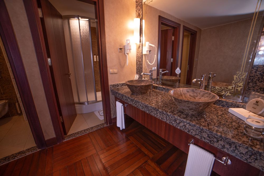 Royal Dragon Hotel - 47