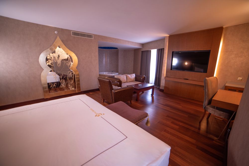 Royal Dragon Hotel - 41