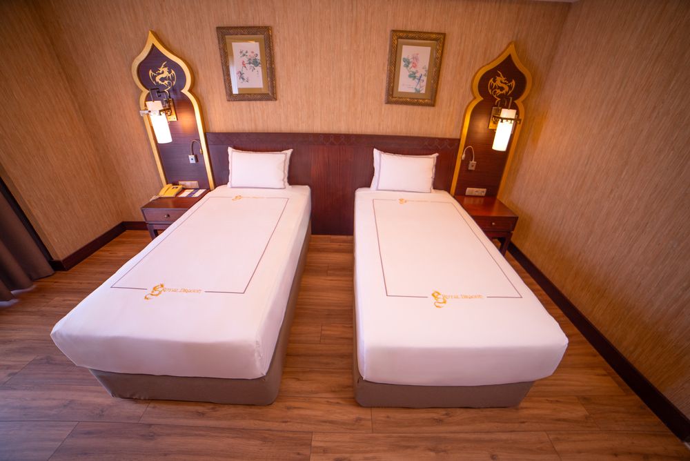 Royal Dragon Hotel - 37