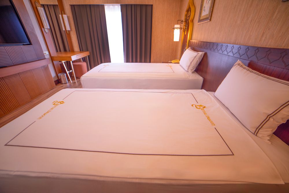 Royal Dragon Hotel - 39