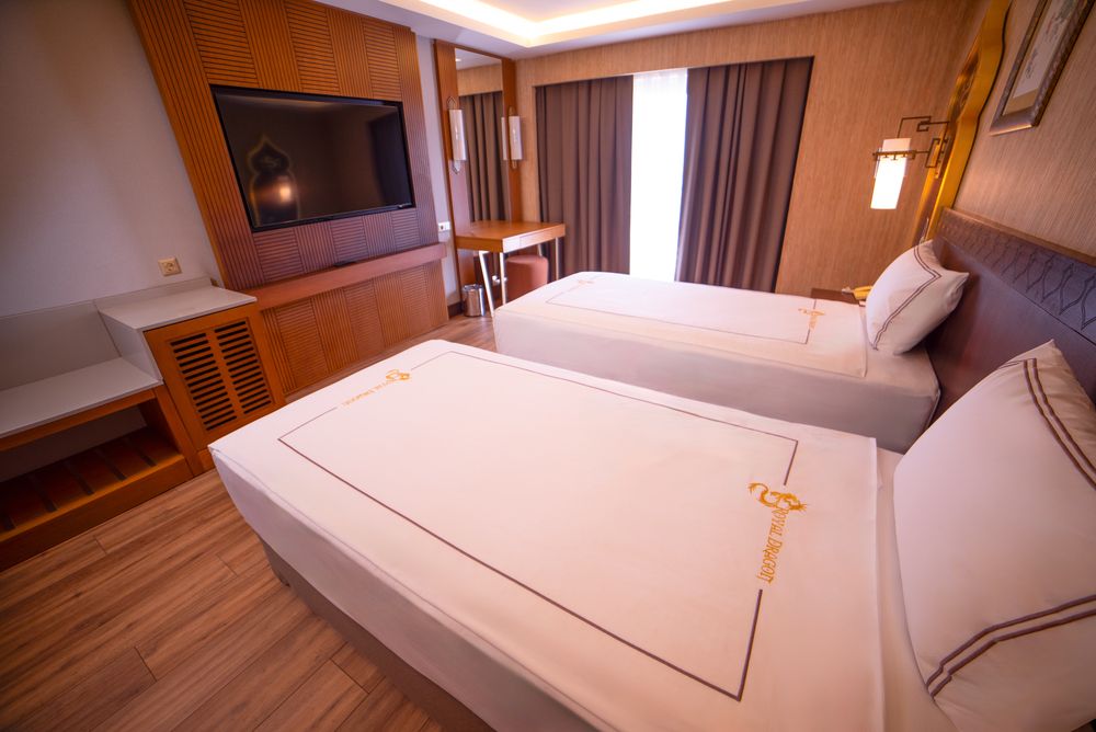 Royal Dragon Hotel - 38