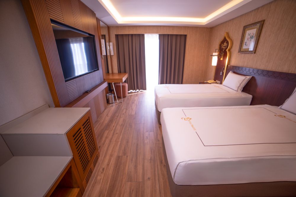 Royal Dragon Hotel - 42