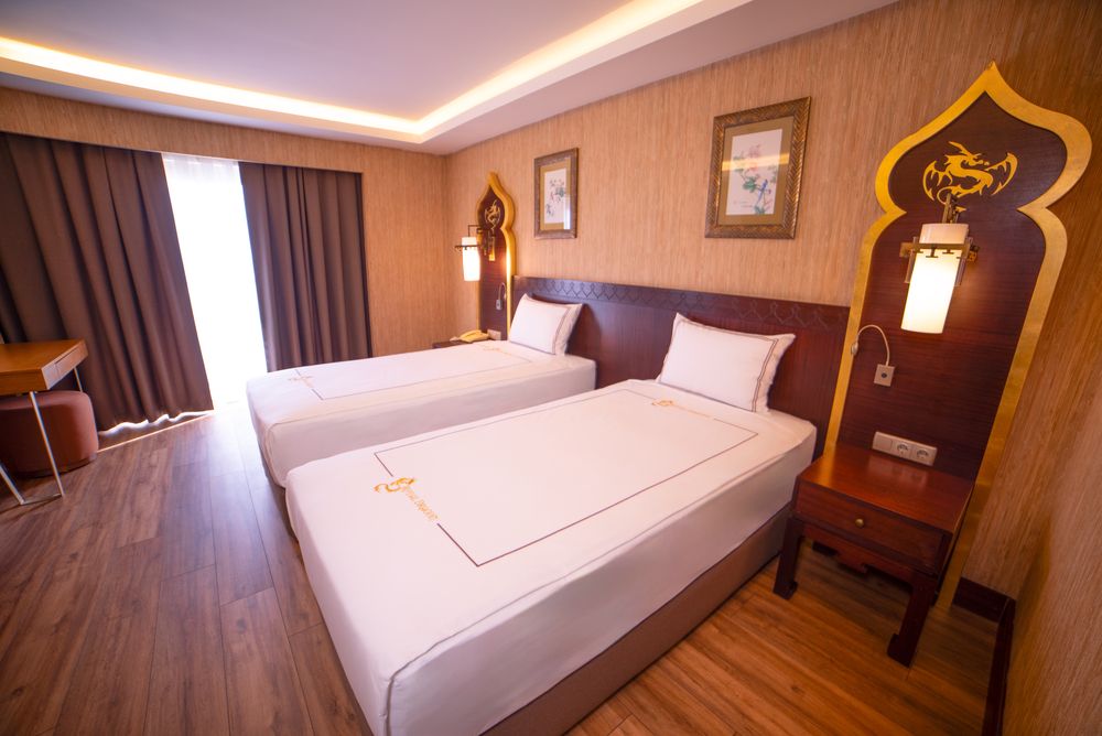 Royal Dragon Hotel - 35