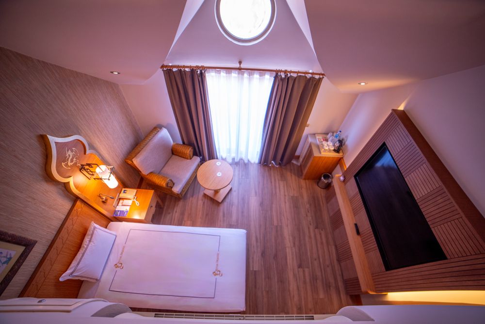 Royal Dragon Hotel - 49