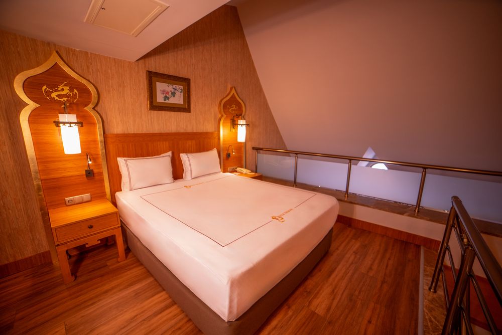 Royal Dragon Hotel - 50