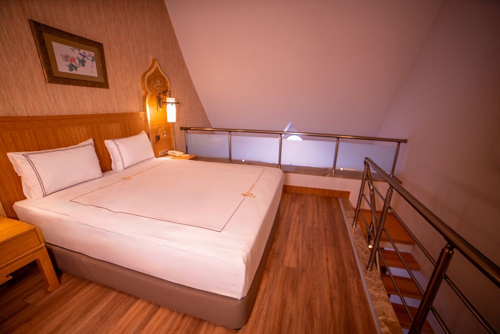 Royal Dragon Hotel - 51