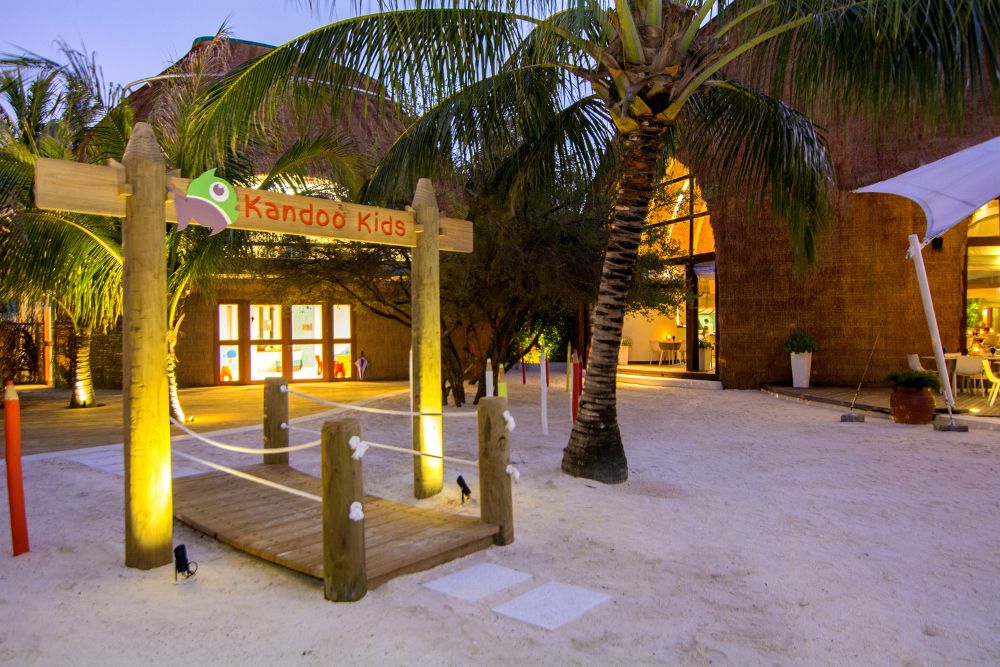 HOLIDAY INN KANDOOMA - 112