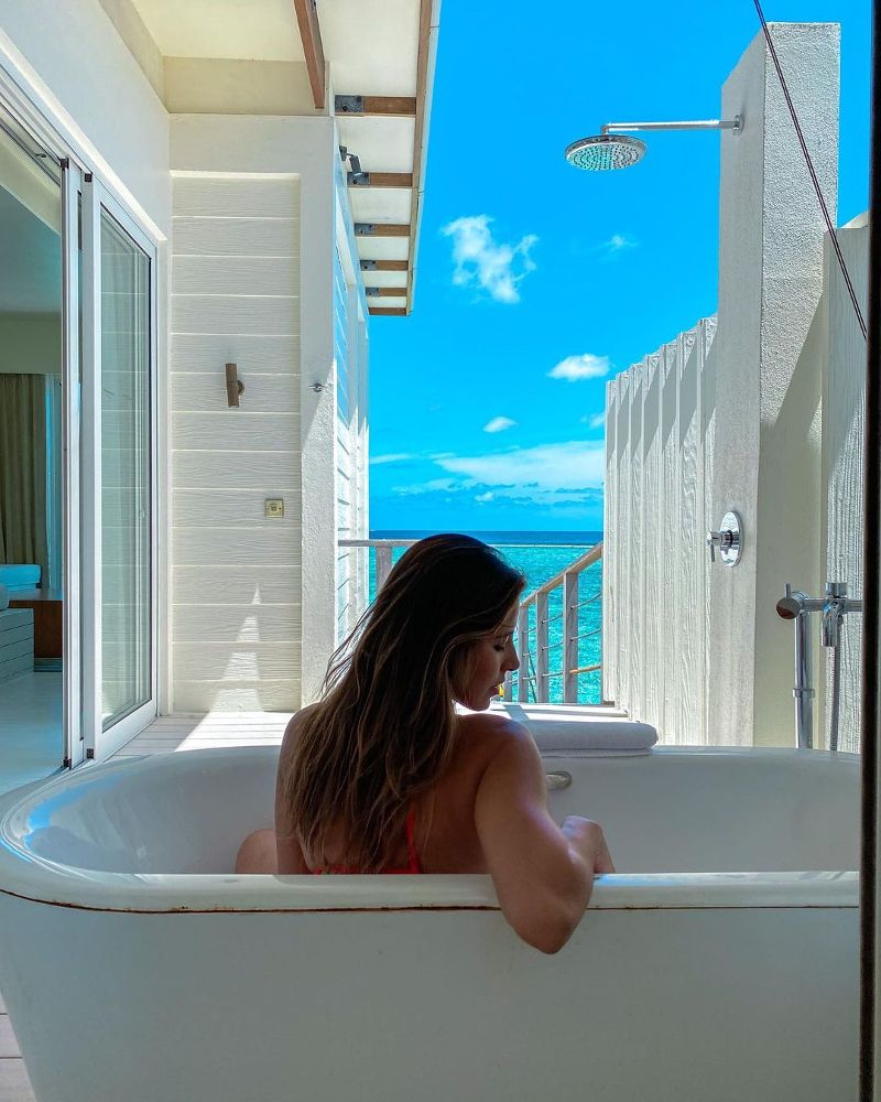 HOLIDAY INN KANDOOMA - 102