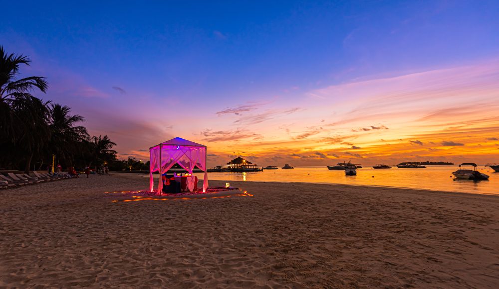 HOLIDAY INN KANDOOMA - 78