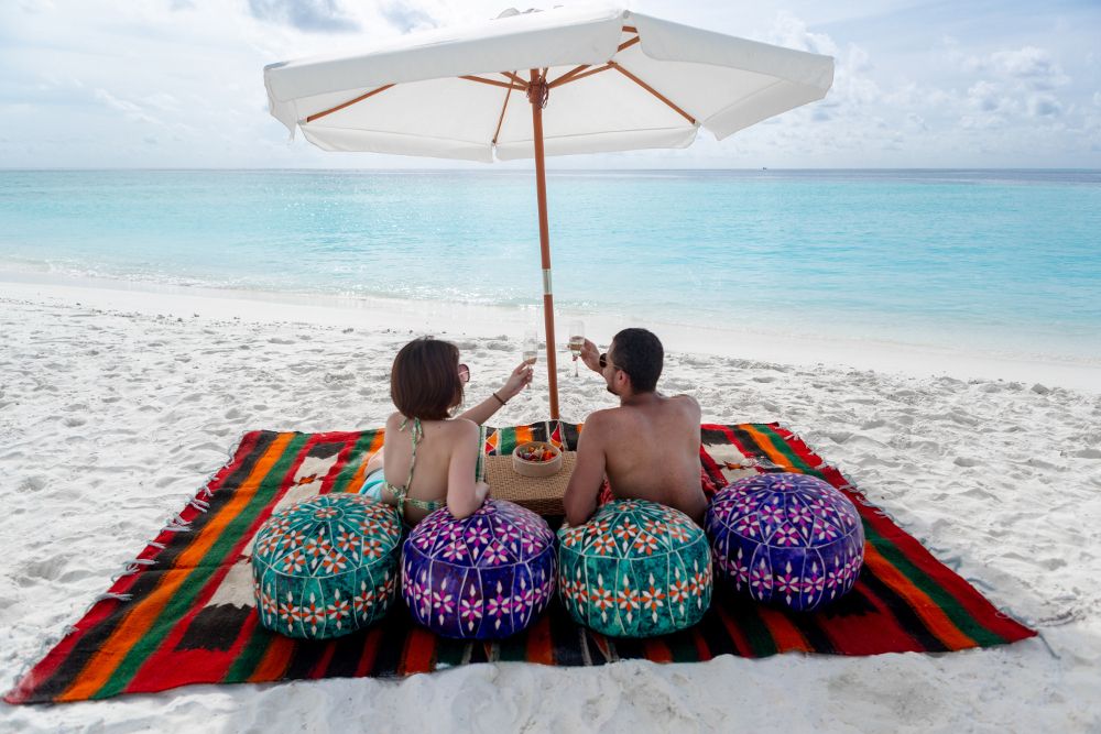 HOLIDAY INN KANDOOMA - 75