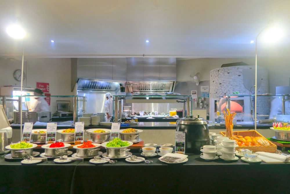 HOLIDAY INN KANDOOMA - 56