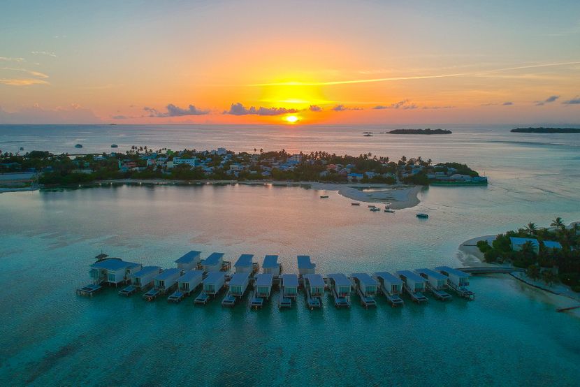 HOLIDAY INN KANDOOMA - 3