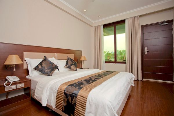 KAANI BEACH HOTEL - 3