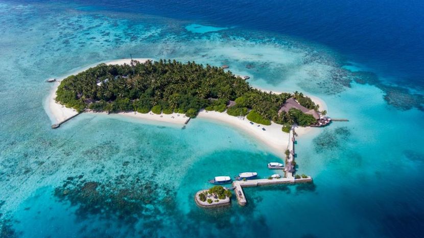 MAKUNUDU ISLAND (only adults 10+) - 1