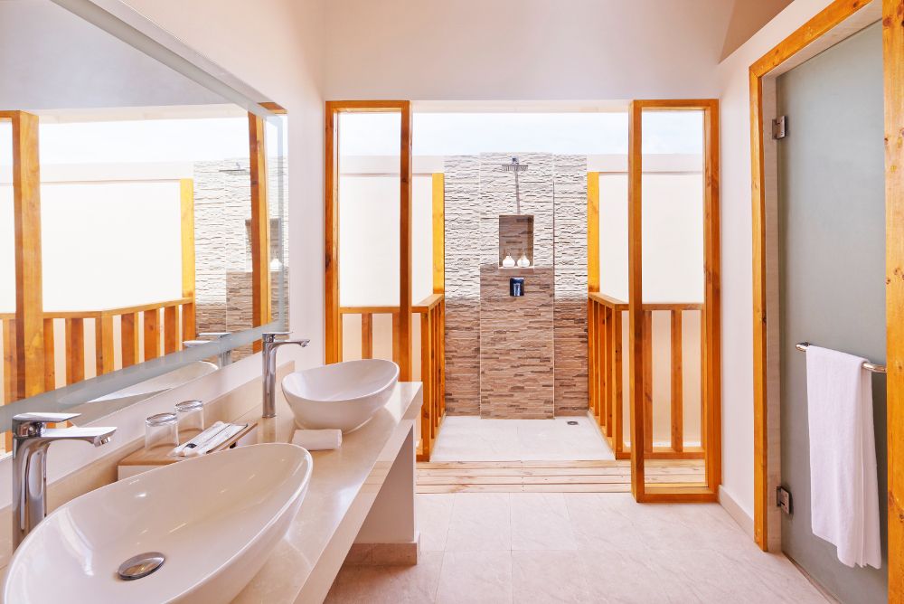 BRENNIA KOTTEFARU - 61