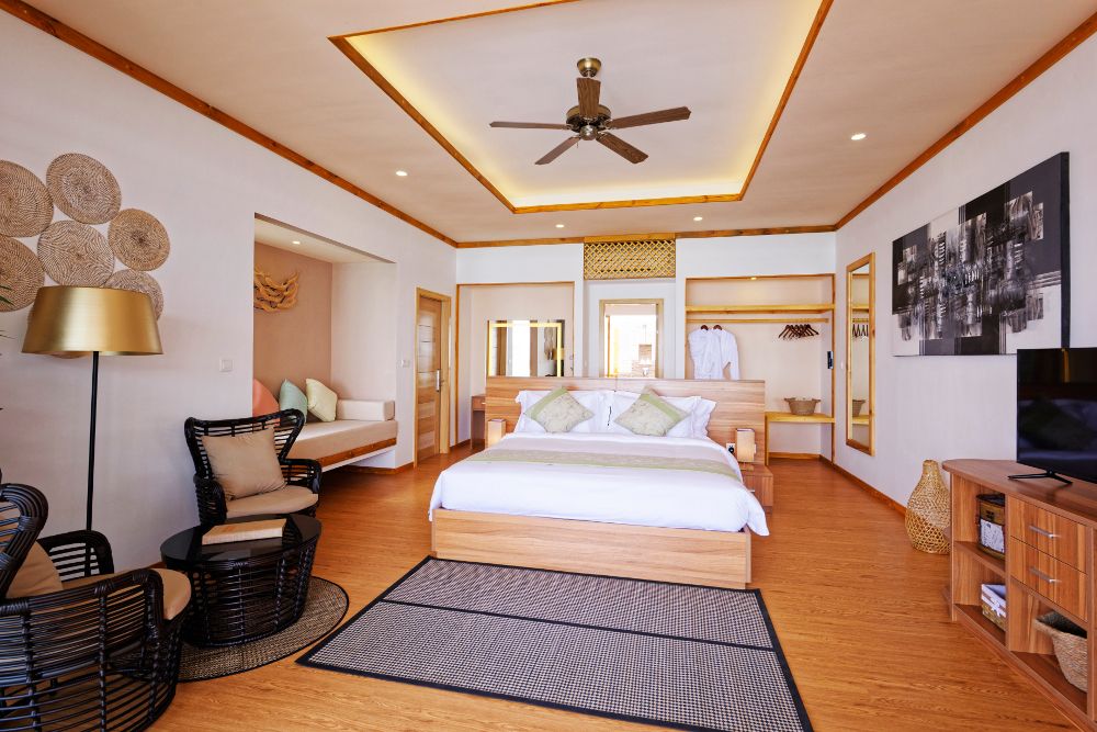 BRENNIA KOTTEFARU - 54