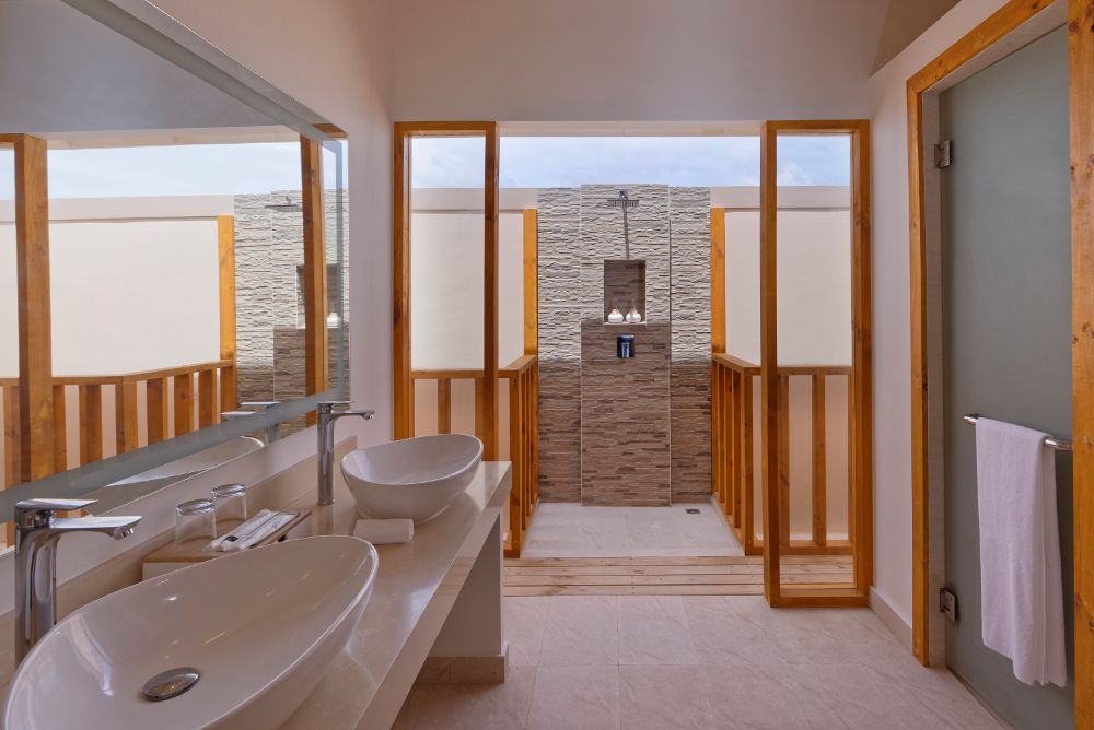 BRENNIA KOTTEFARU - 47