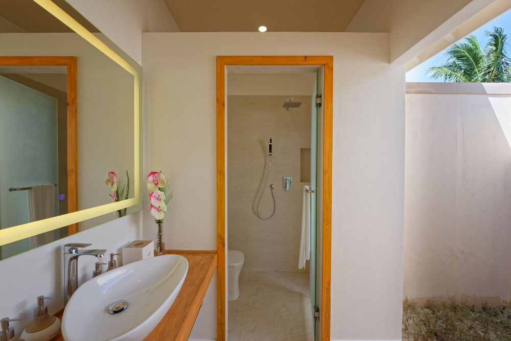 BRENNIA KOTTEFARU - 39