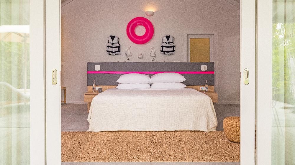 THE STANDARD HURUVALHI - 120