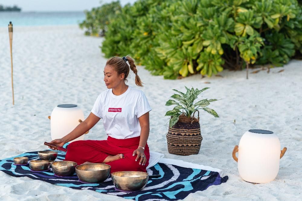 THE STANDARD HURUVALHI - 75