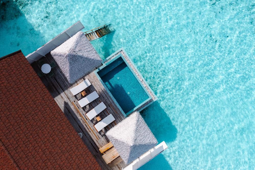 THE STANDARD HURUVALHI - 10